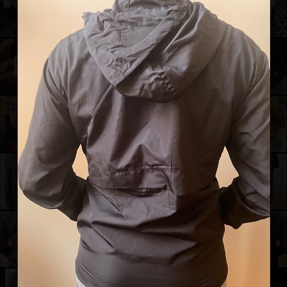 North End Raincoat - Picture 7 of 7